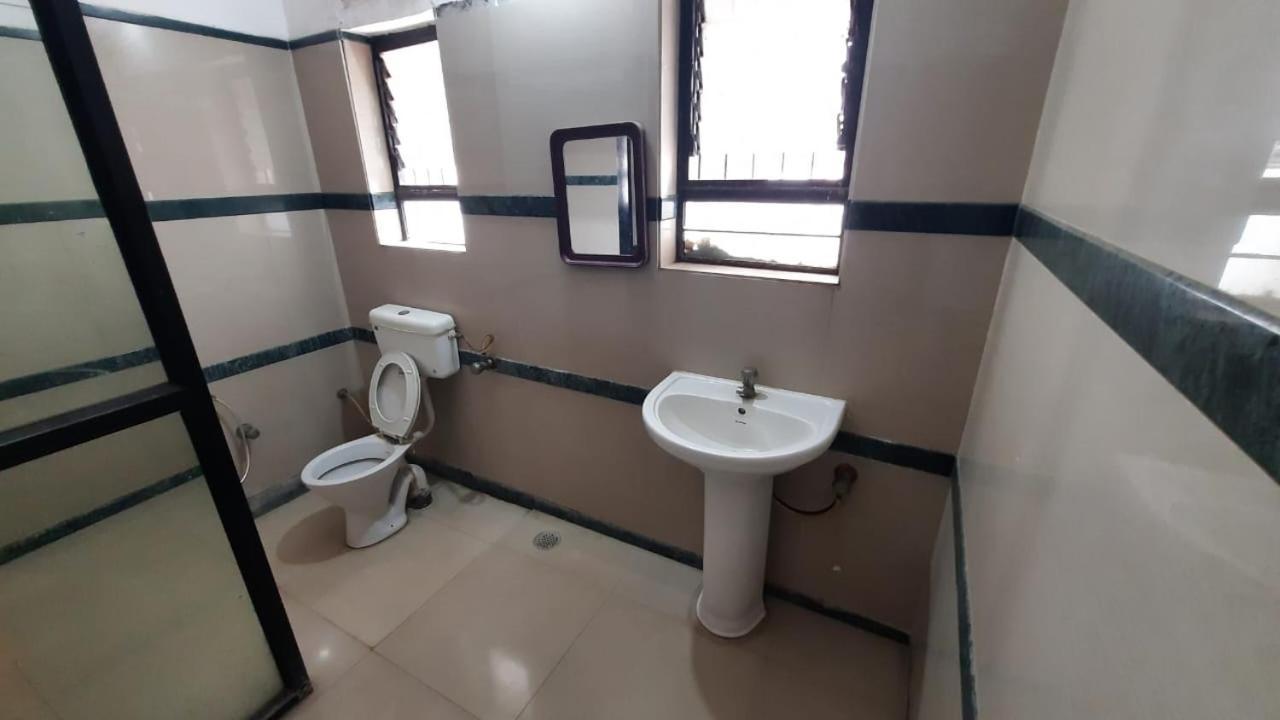 Sugandha Lodge Solapur Exterior foto